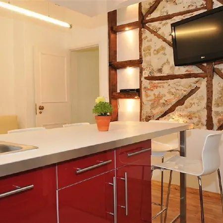 Charming 3 Bedroom Apartment In Lisbon Appartement *